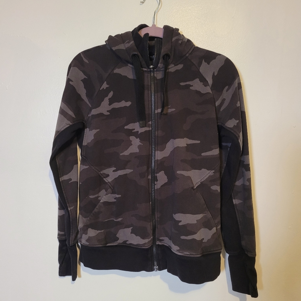Athleta Triumph Black and Gray Camo Zip Hoodie Size Medium